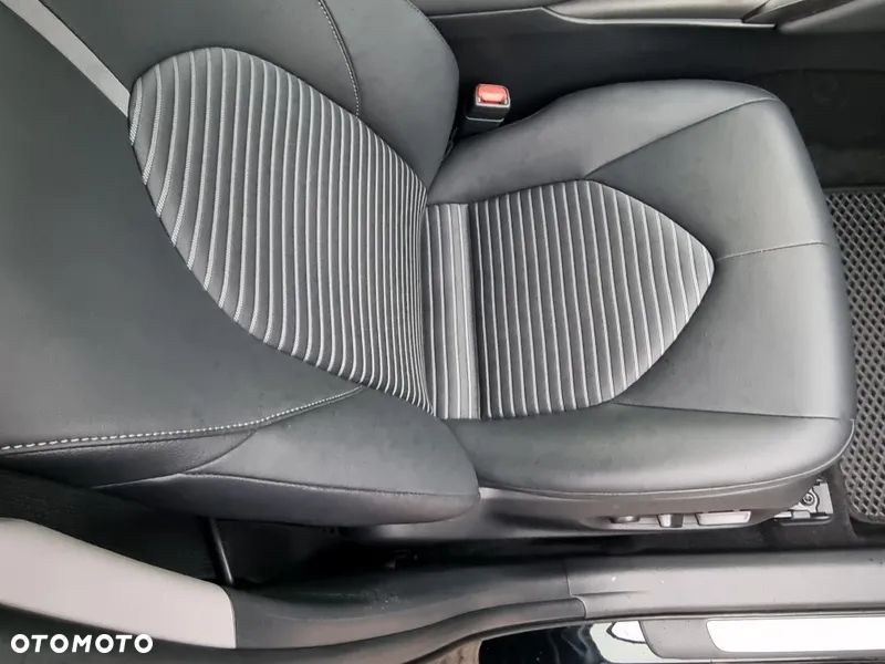 Toyota Camry 2.5 Hybrid Prestige CVT - 19