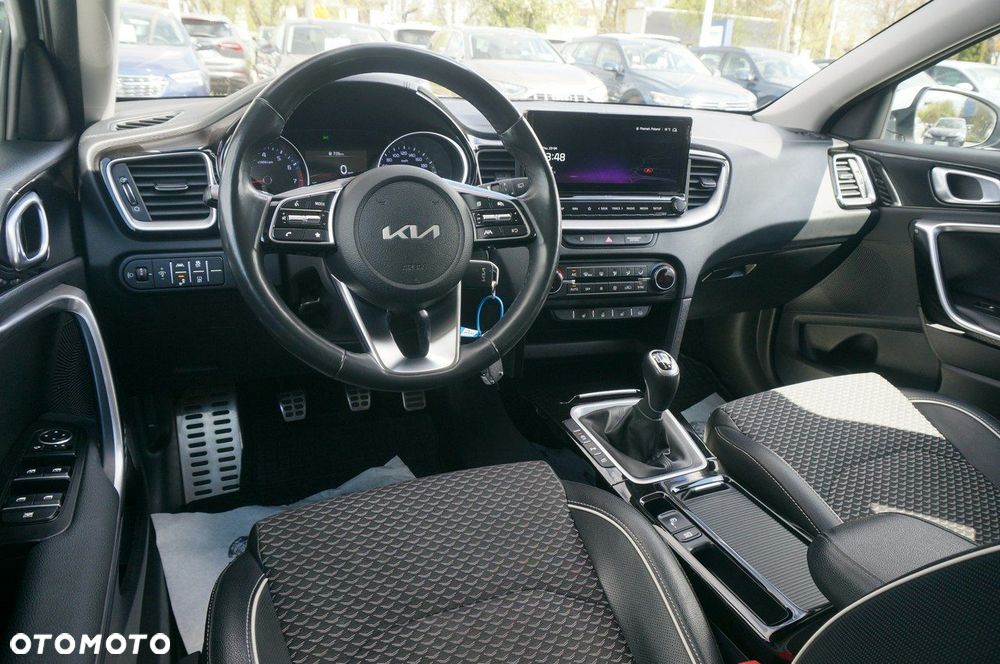 Kia Ceed 1.5 T-GDI Business Line - 17