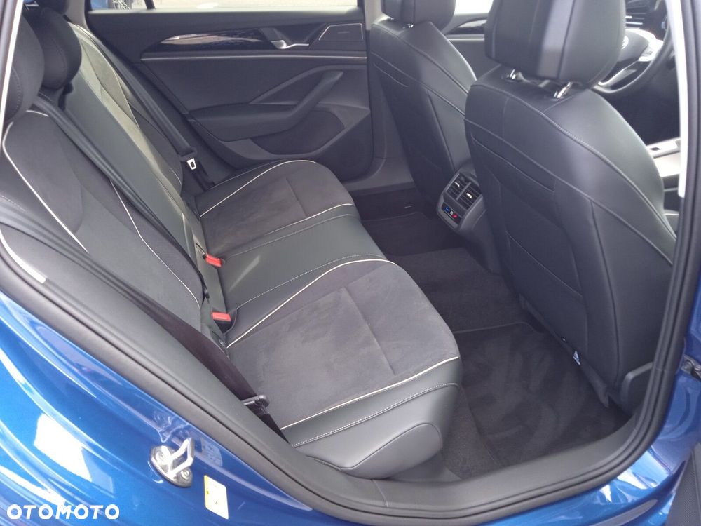 Volkswagen Passat - 15