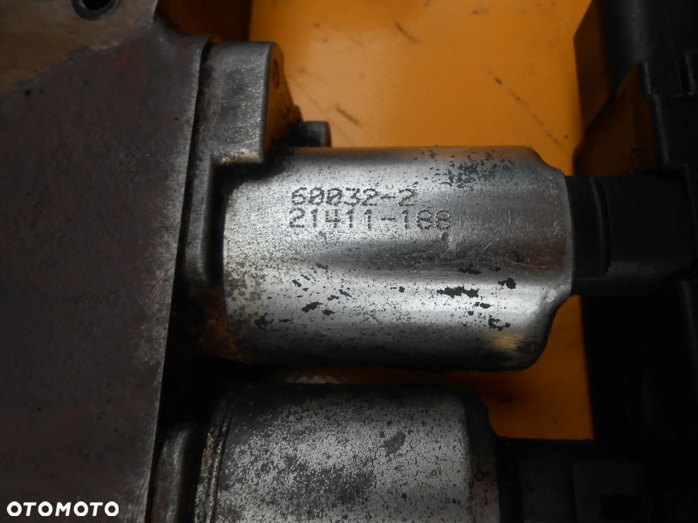 Elementy sekcji hydraulicznych HUSCO McCormick XTX145 - 4