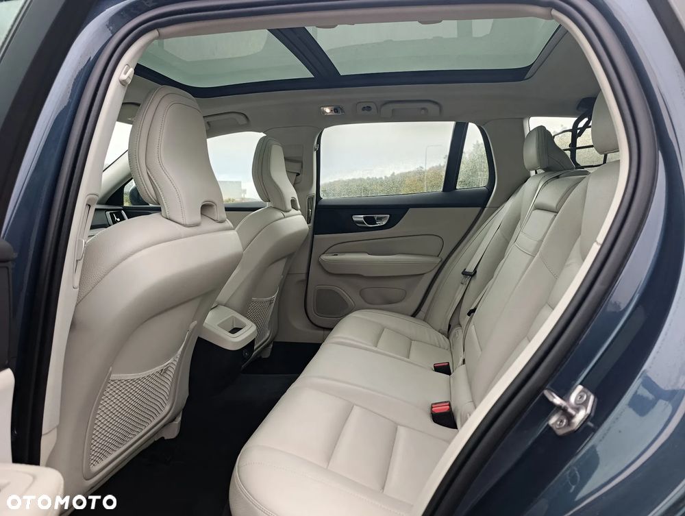 Volvo V60 Cross Country - 5