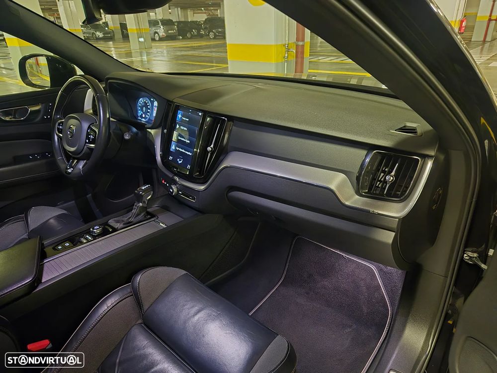 Volvo XC 60 2.0 D4 R-Design Geartronic - 42