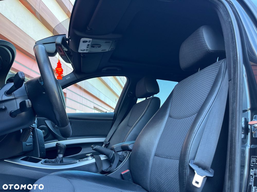 BMW Seria 3 - 32