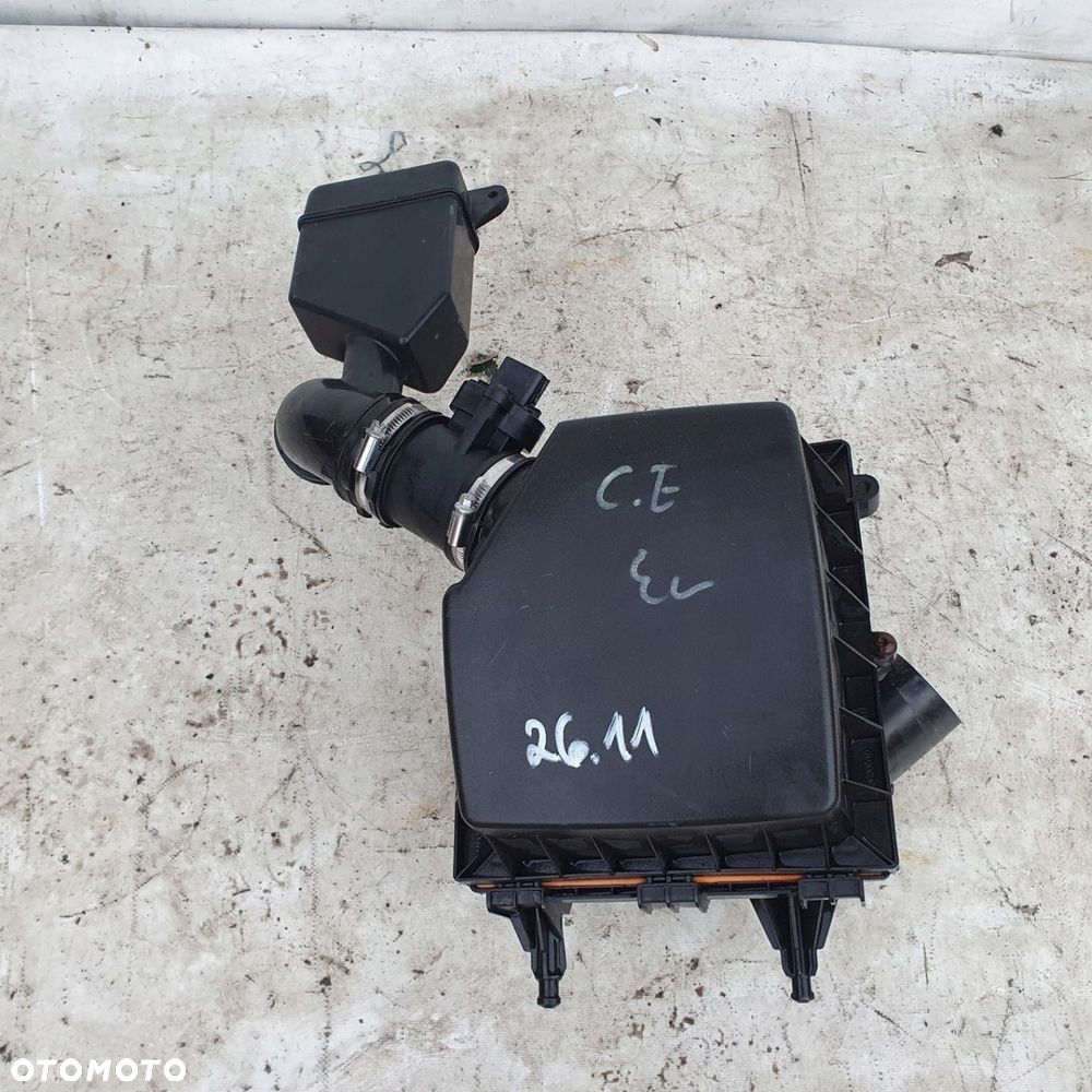 filtr powietrza Opel Corsa E 1.4 - 1