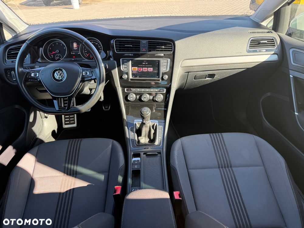 Volkswagen Golf - 20