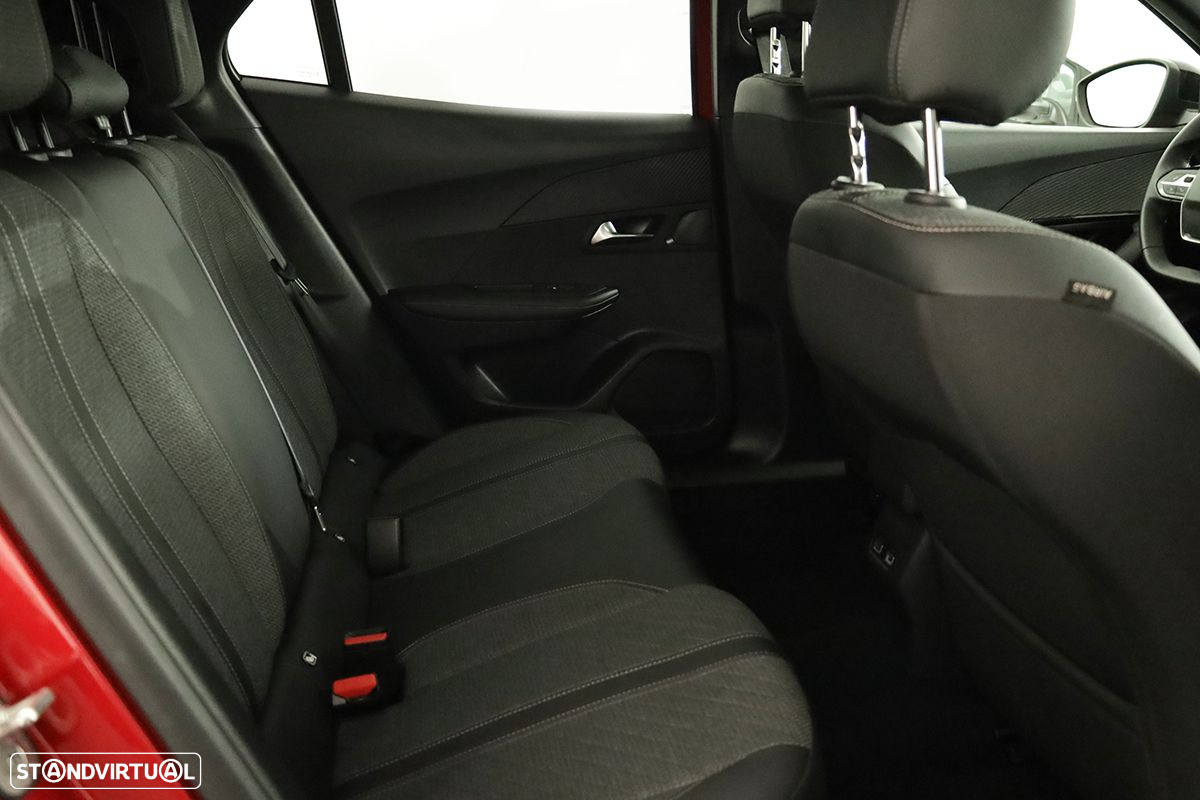 Peugeot 2008 1.2 PureTech Allure - 20