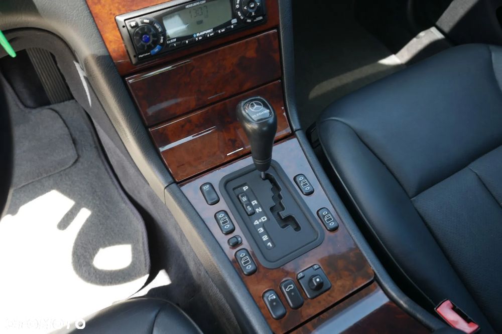 Mercedes-Benz Klasa E 240 Elegance - 19