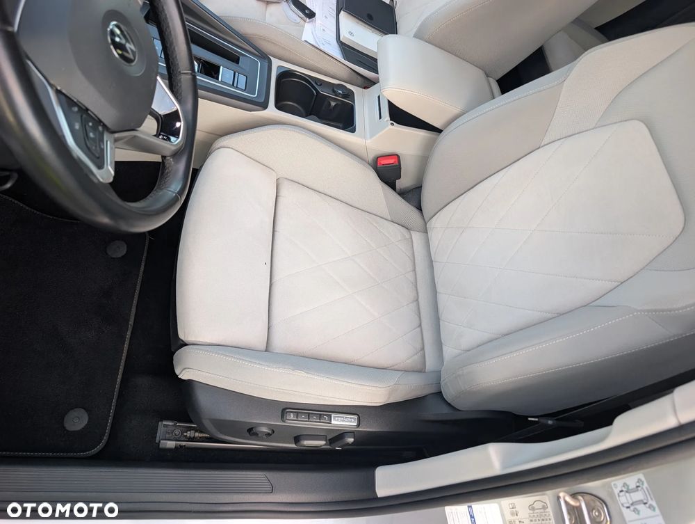Volkswagen Golf 2.0 TDI SCR DSG Life - 20