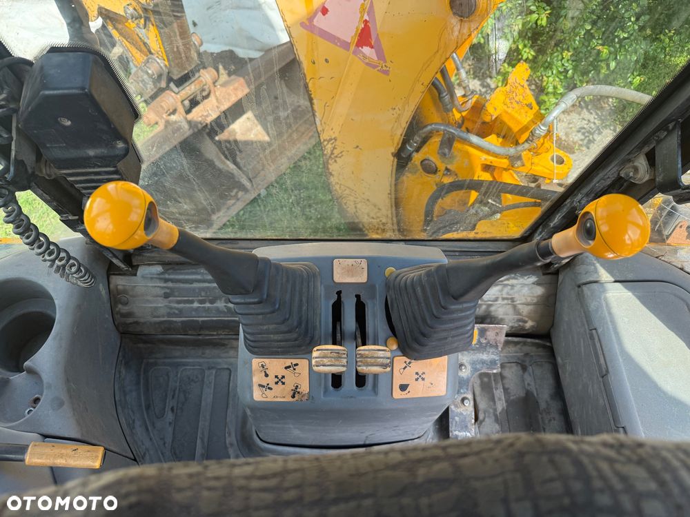 JCB 4CX 4x4x4 SUPER STAN tylko 7900 mth od 1 własciciela - 17
