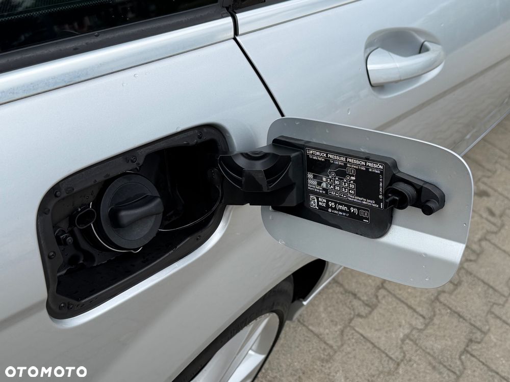 Mercedes-Benz Klasa C 180 Kompressor Automatik BlueEFFICIENCY Avantgarde - 11