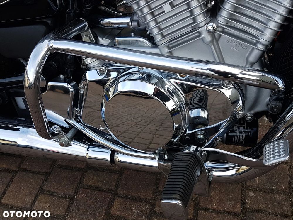 Suzuki Intruder - 13