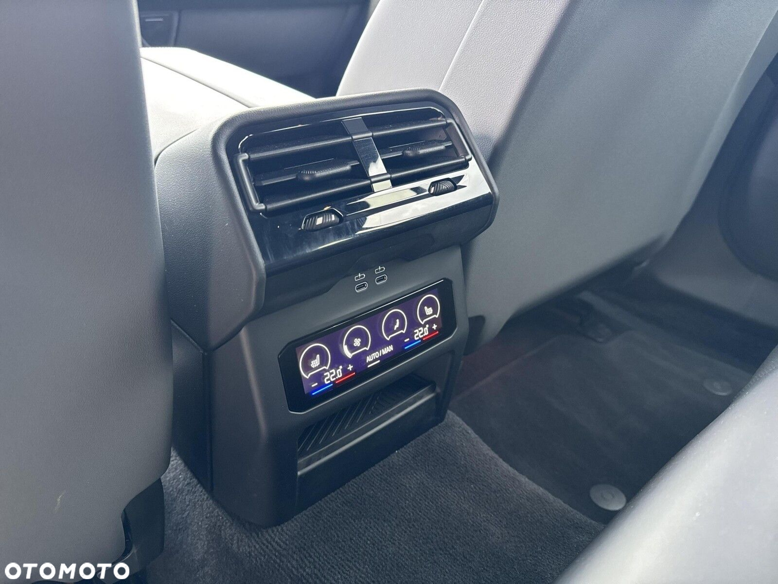BMW i5 - 19
