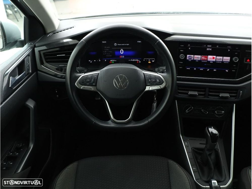 VW Polo 1.0 TSI Urban DSG - 18