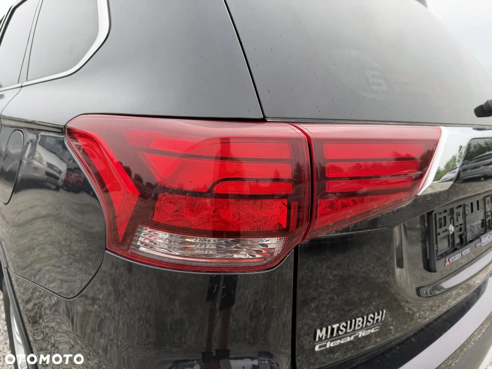 Mitsubishi Outlander 2.0 4WD CVT Diamant Edition+ - 20