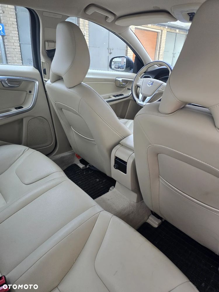 Volvo S60 D4 Drive-E Momentum - 16