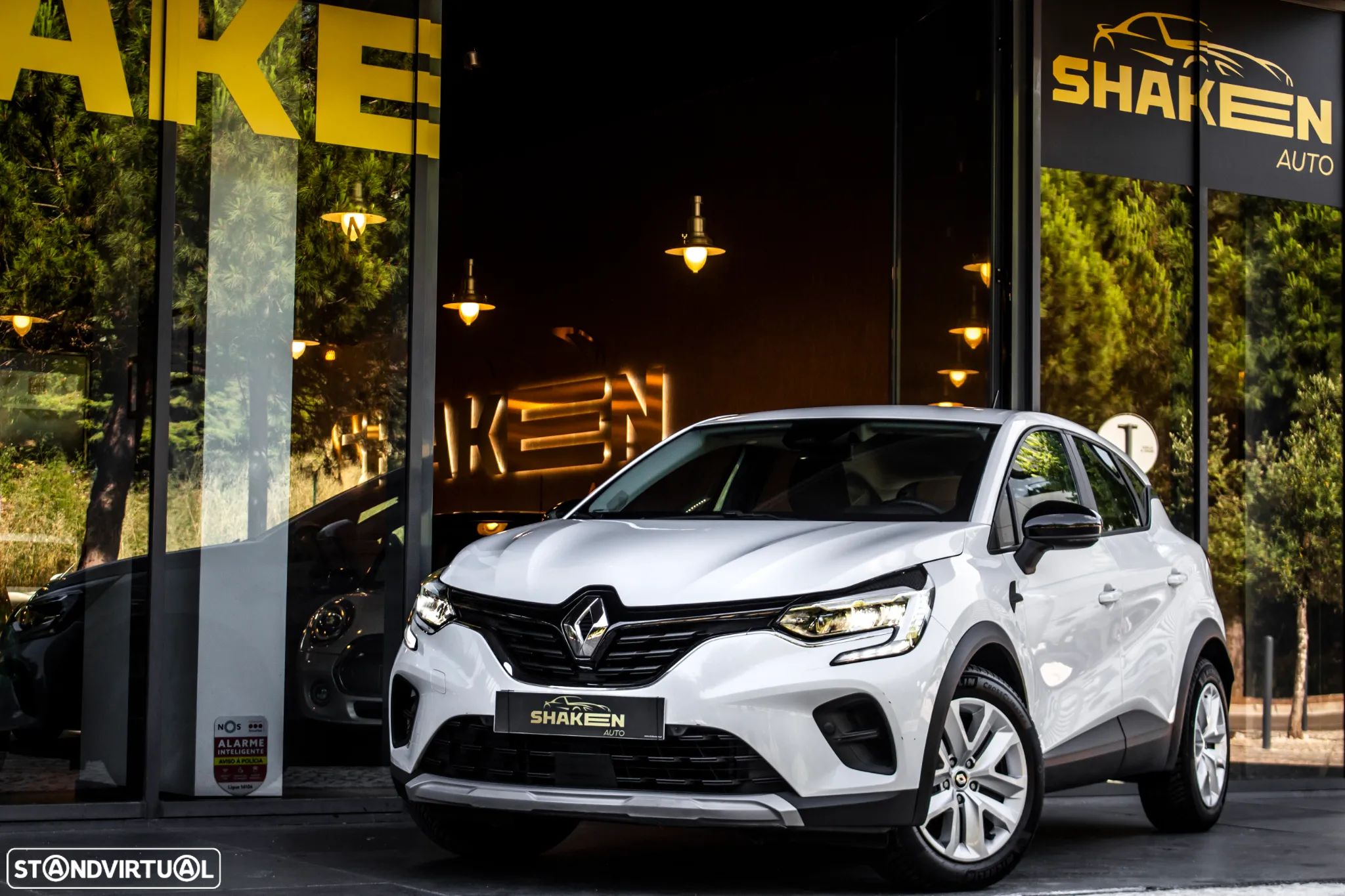 Renault Captur 1.6 E-Tech Intens - 1