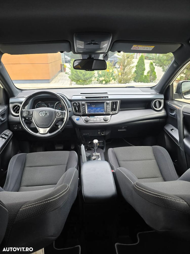 Toyota RAV4 - 1