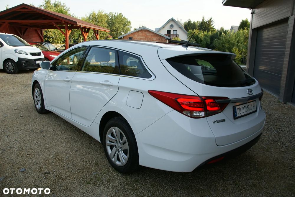 Hyundai i40 Kombi blue 1.6 Classic - 17