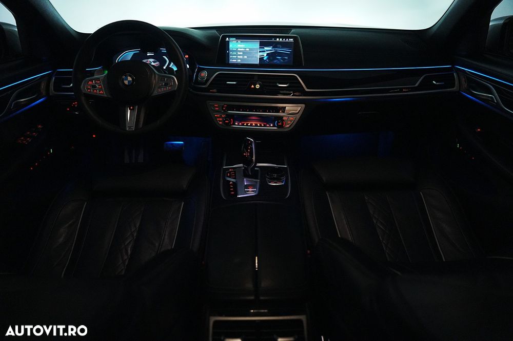 BMW Seria 7 745e - 25