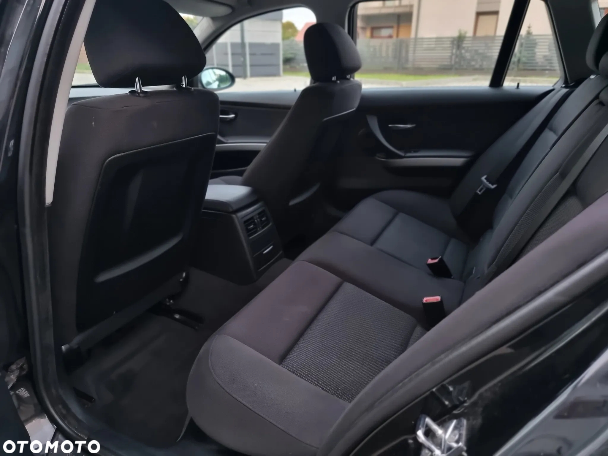 BMW Seria 3 320d DPF Touring - 16