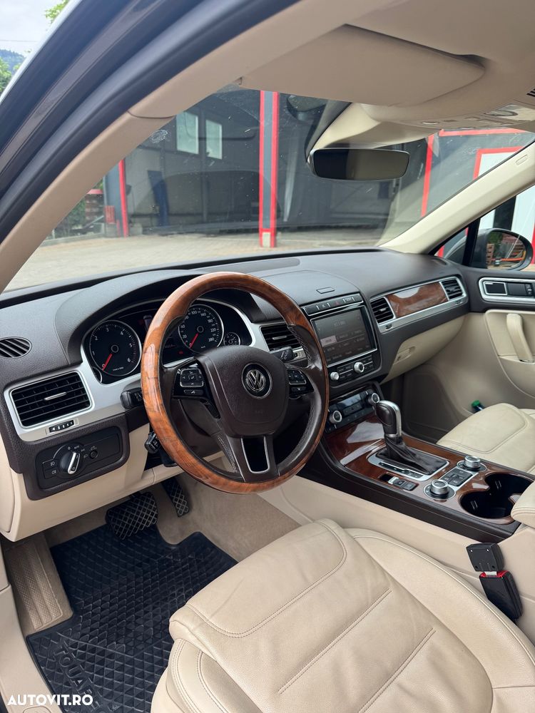 Volkswagen Touareg V6 TDI BMT Supreme Plus - 10