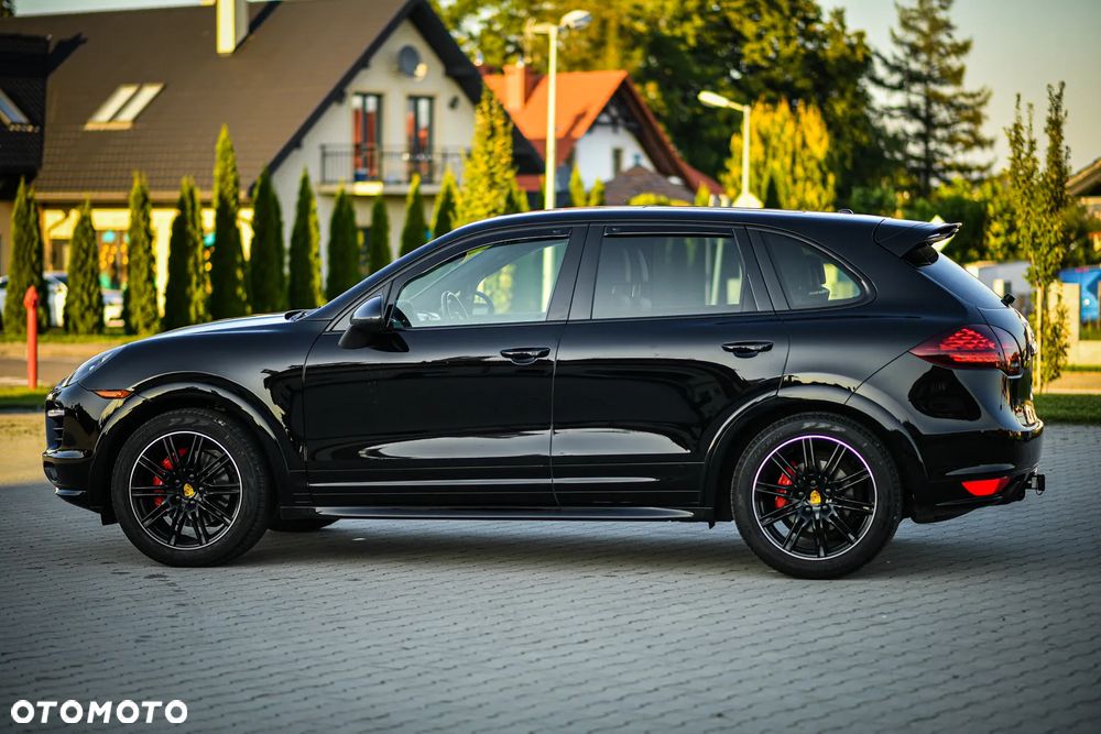Porsche Cayenne GTS Tiptronic S - 2