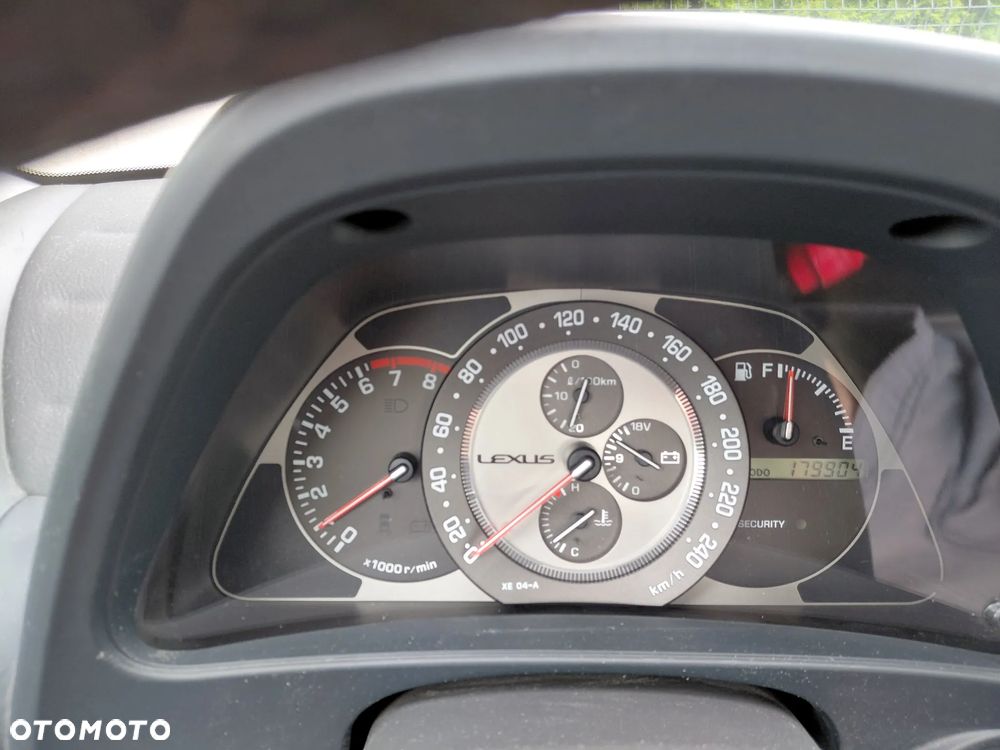 Lexus IS 200 Prestige - 20