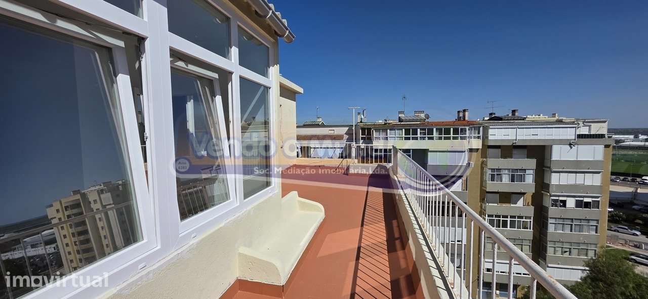 Apartamento T2 em Alverca do Ribatejo (ALV264) - Grande imagem: 2/16