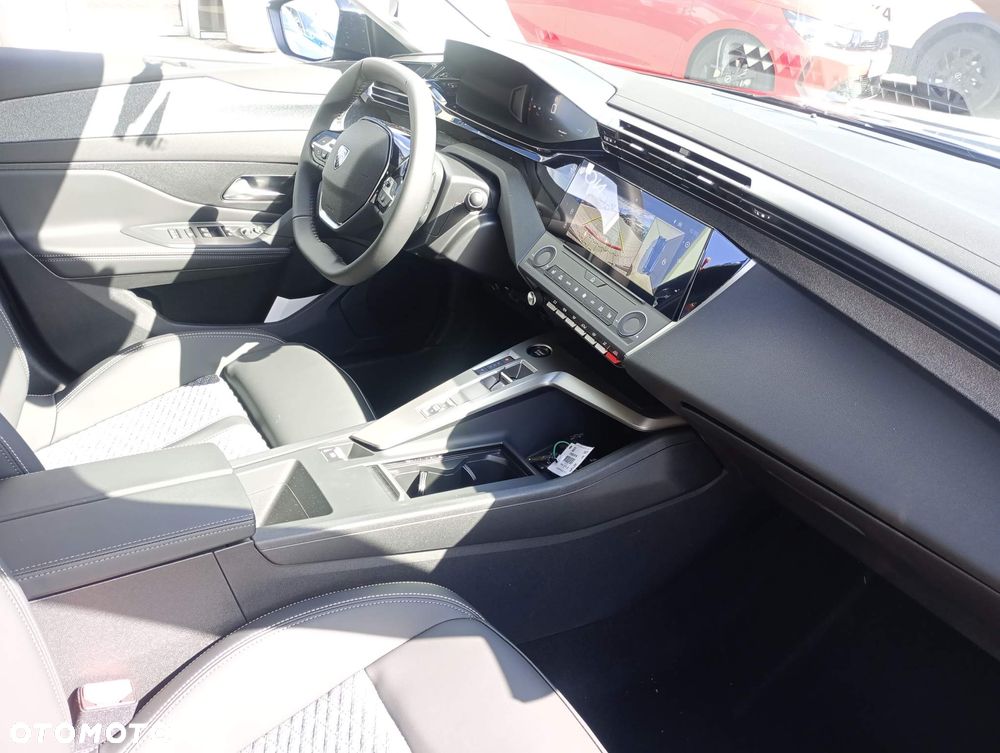Peugeot 308 1.2 mHEV Allure S&S e-DCS6 - 11