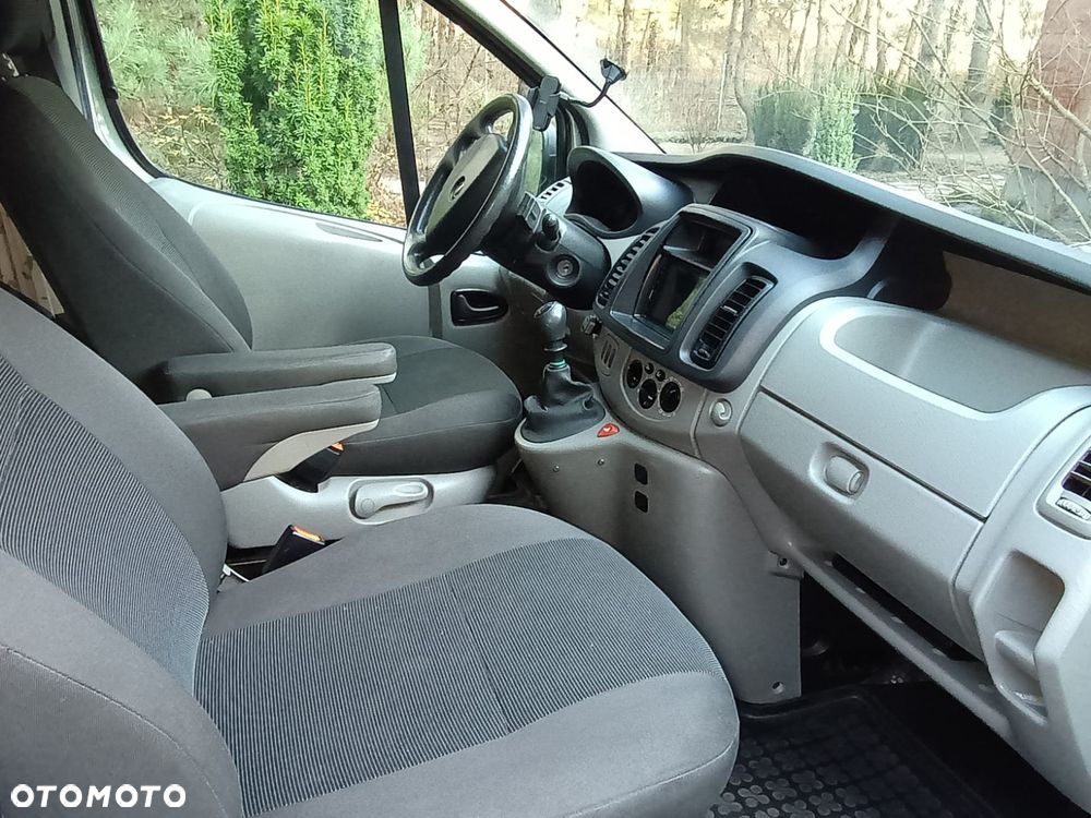 Opel Vivaro - 11