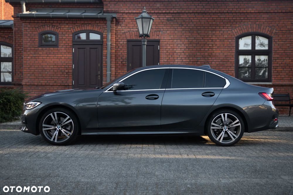 BMW Seria 3 330i xDrive Sport Line - 15