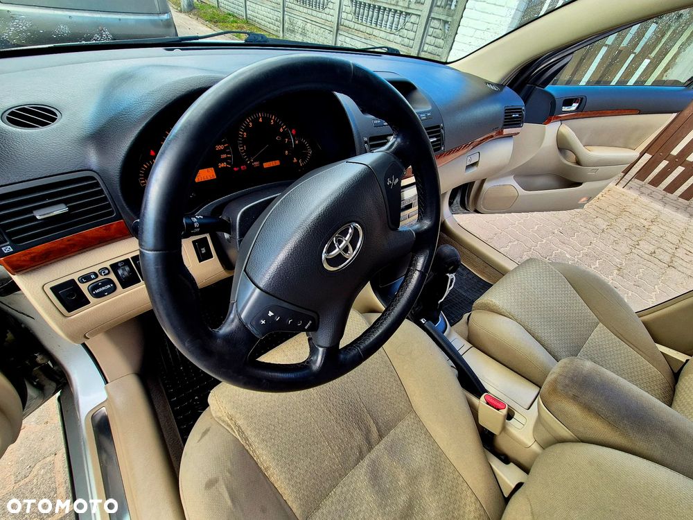 Toyota Avensis 2.0 VVT-i Prestige - 9