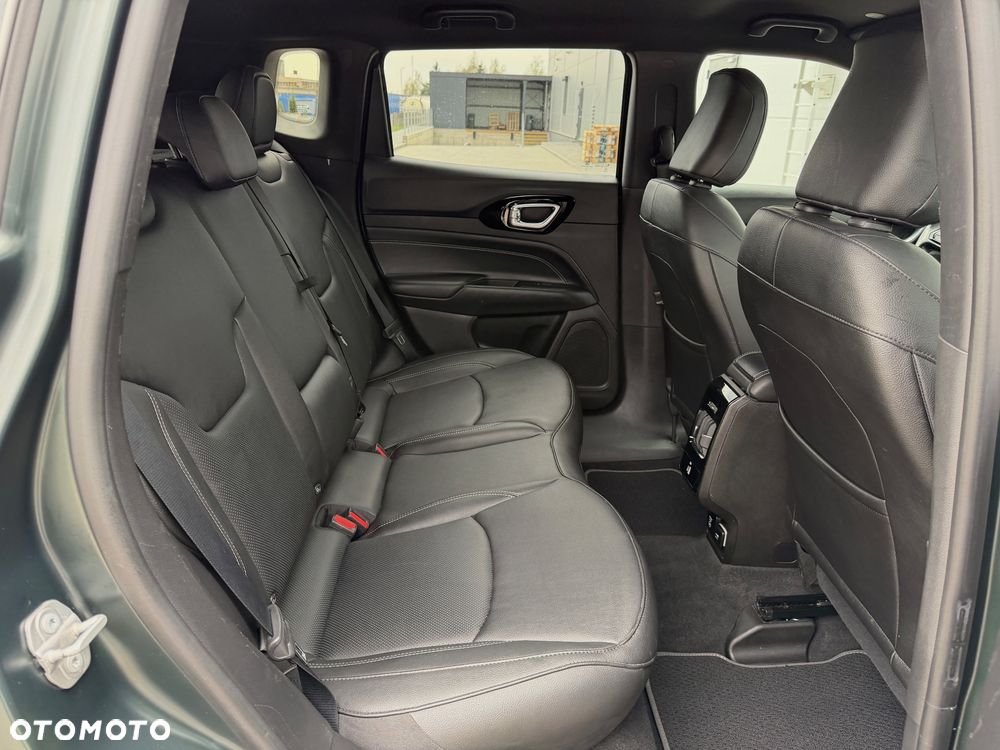 Jeep Compass - 10