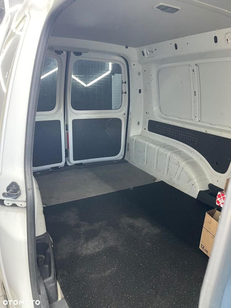 Volkswagen Caddy - 12
