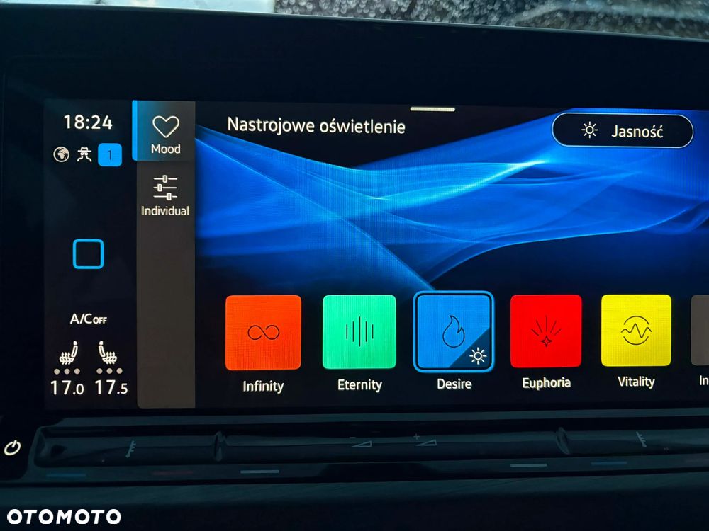 Volkswagen Golf - 24