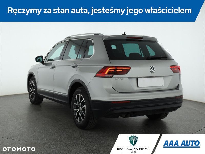 Volkswagen Tiguan - 5