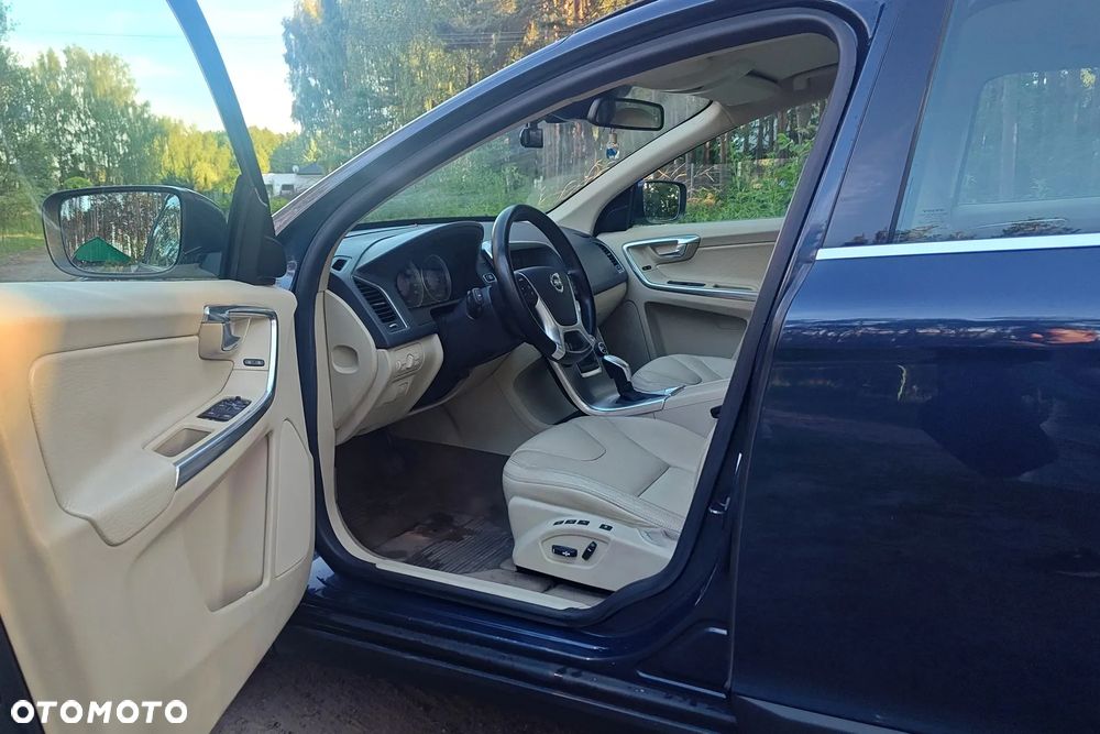 Volvo XC 60 2.4D AWD Momentum - 10