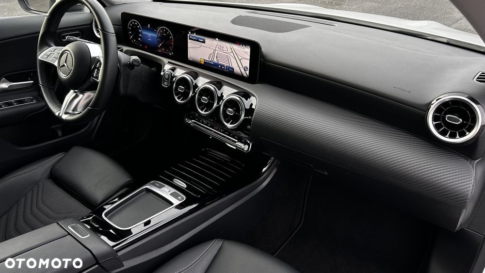 Mercedes-Benz CLA - 22