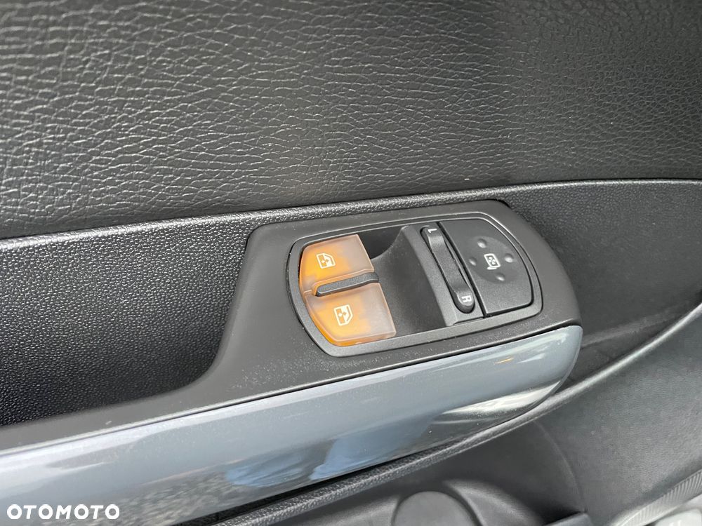 Opel Corsa 1.2 16V Cosmo - 16