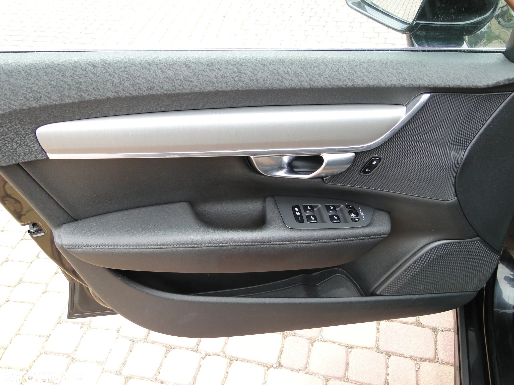 Volvo V90 D4 Momentum Pro - 29