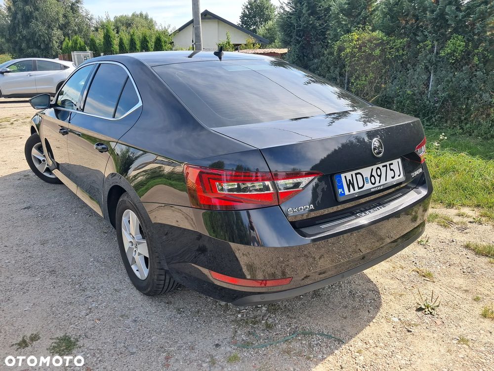 Skoda Superb 1.8 TSI Ambition DSG - 32