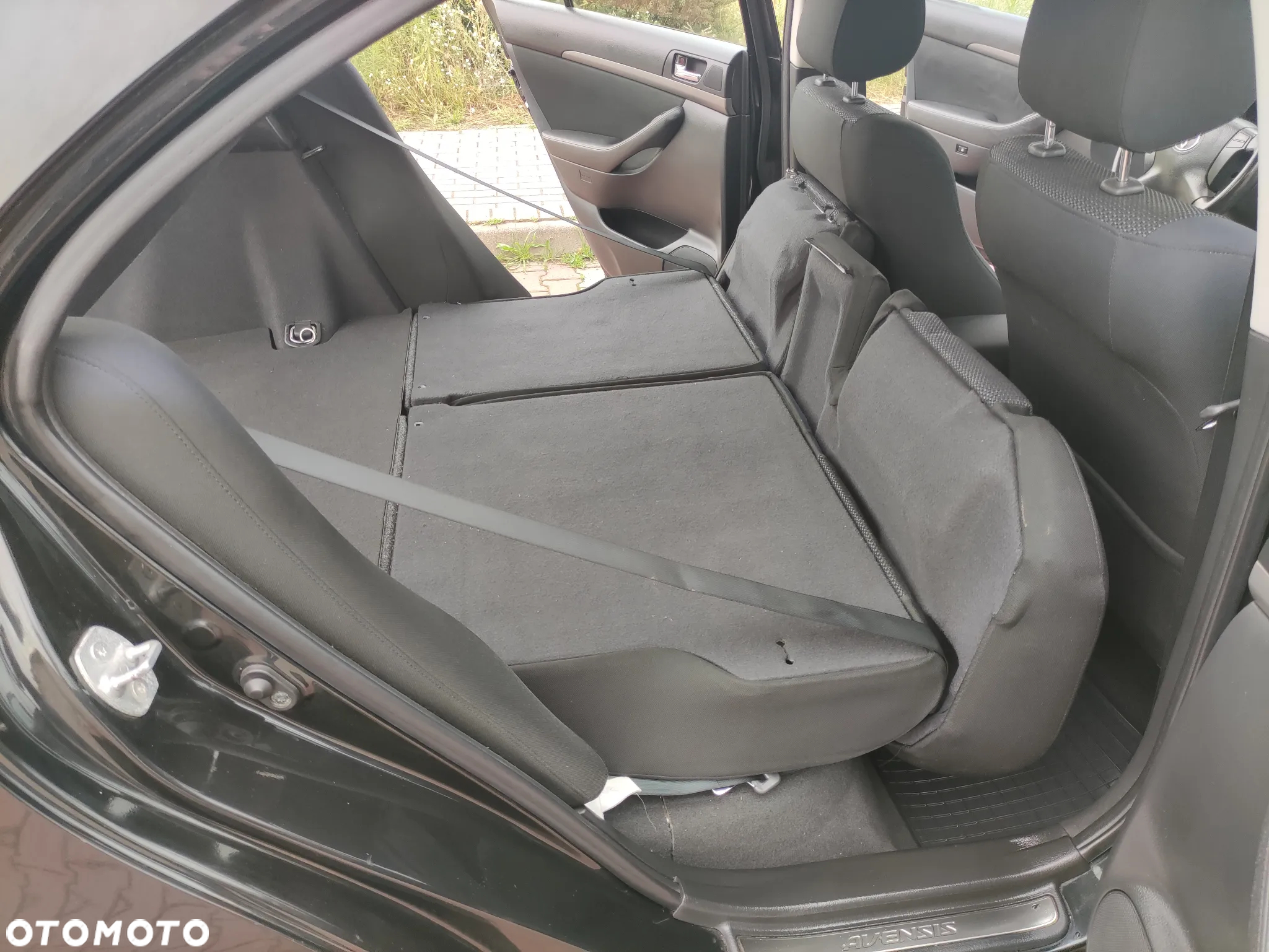 Toyota Avensis 2.0 D-4D Sol - 19