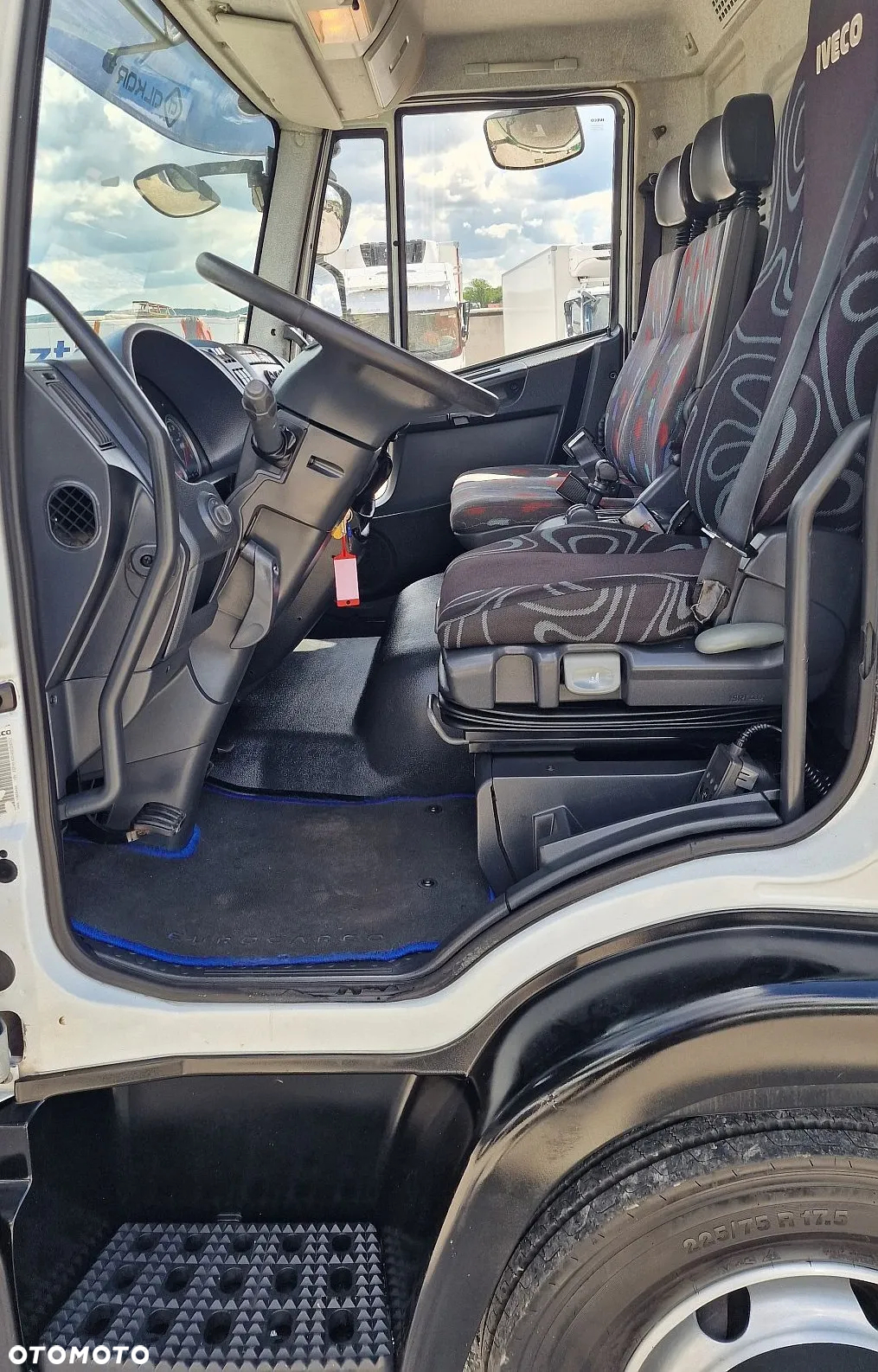 Iveco Eurocargo 100e18 Laweta Najazd Auto pomoc - 23