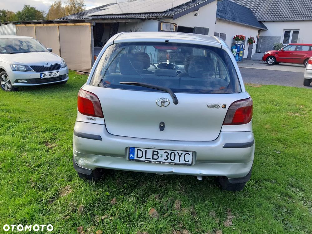 Toyota Yaris - 4