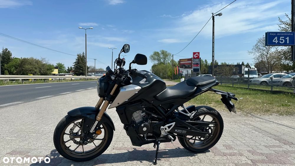 Honda CB - 1