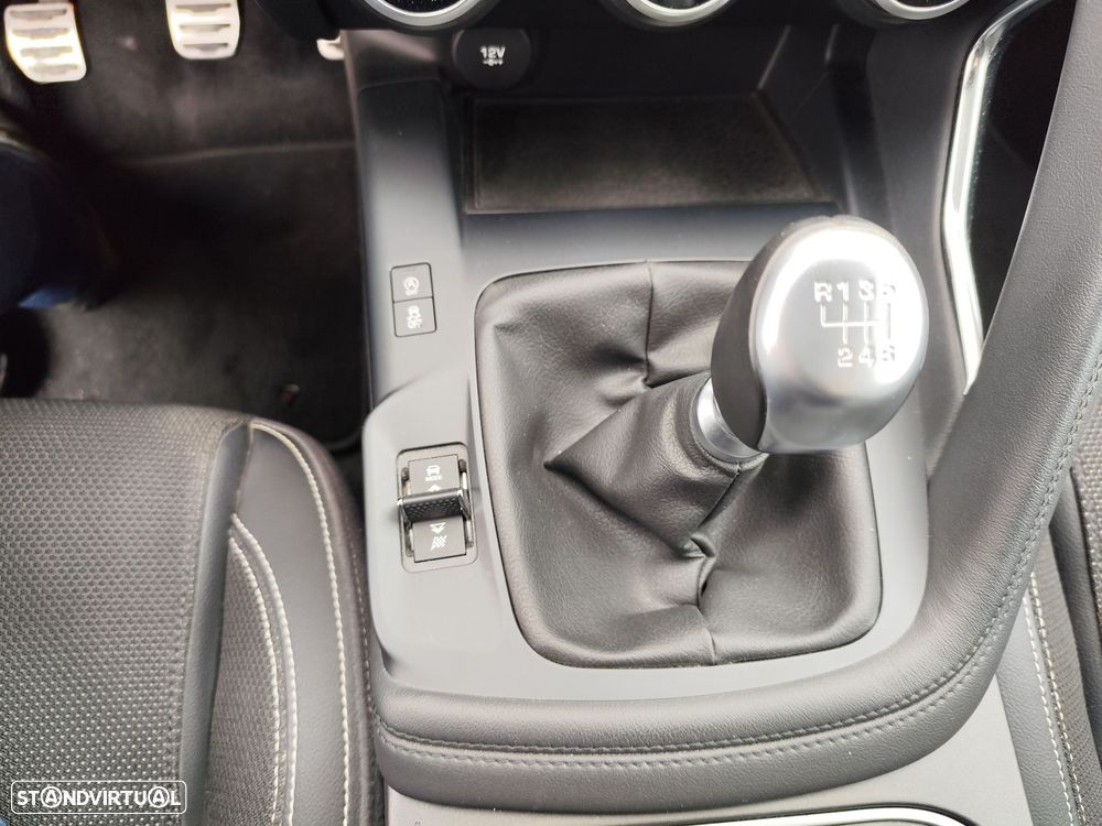 Jaguar E-Pace 2.0 i4D R-Dynamic - 24