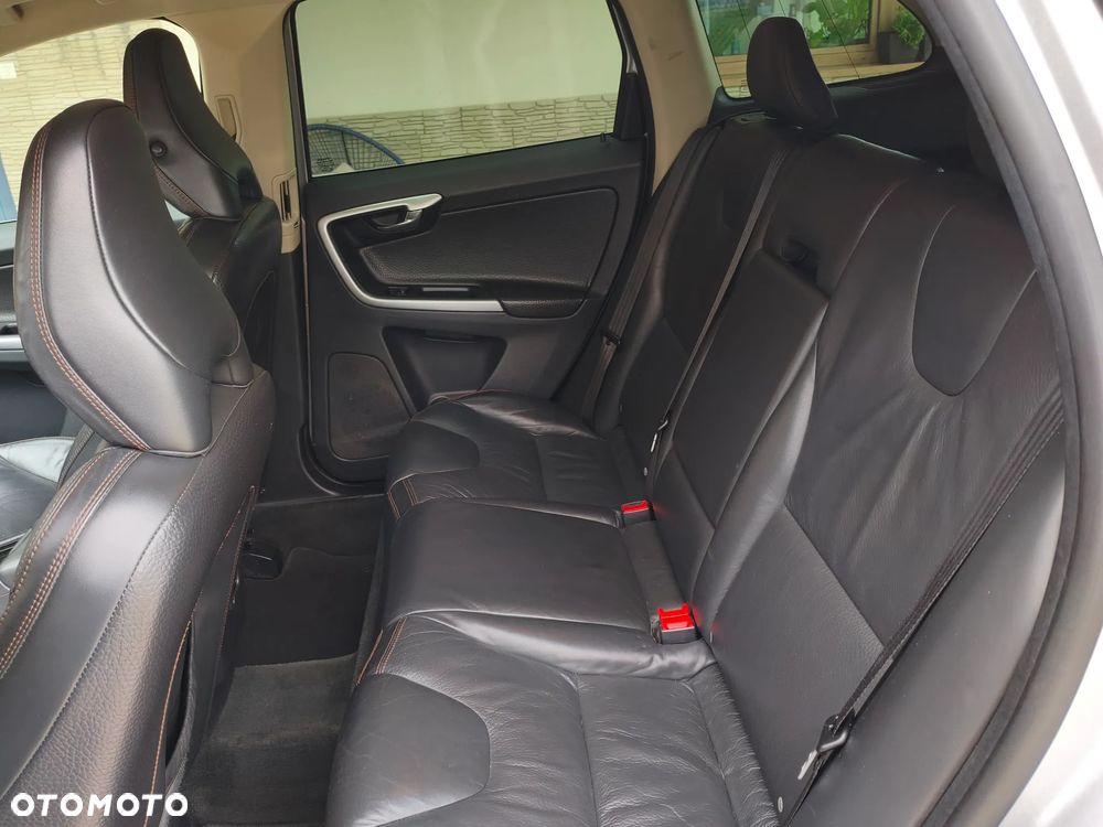 Volvo XC 60 T6 AWD Momentum - 8