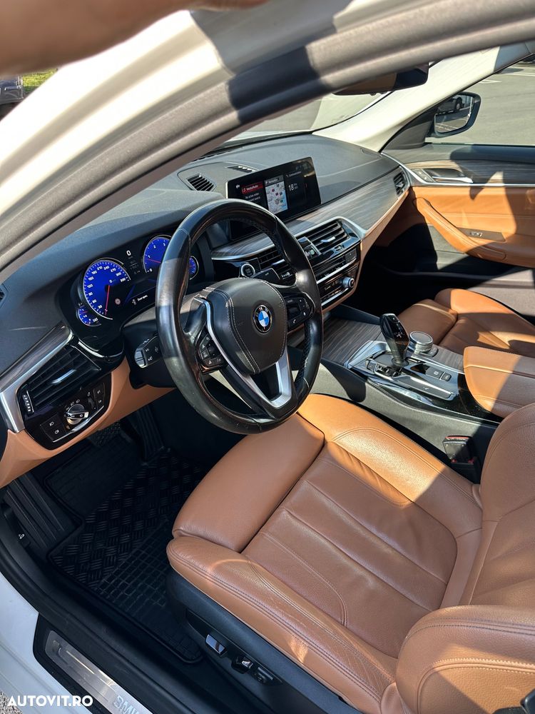 BMW Seria 5 520d Aut. - 14