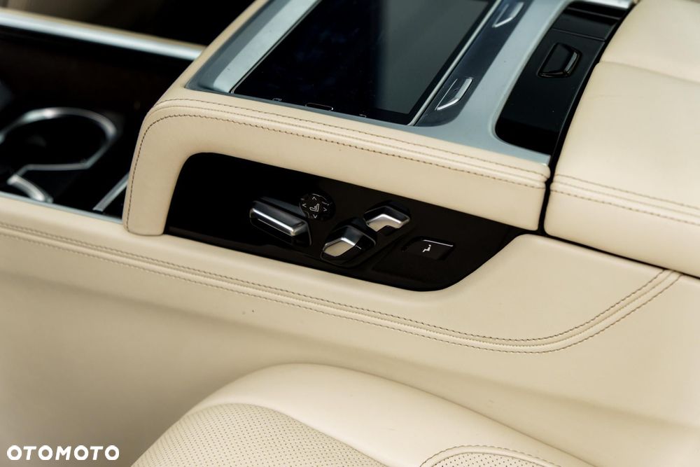 BMW Seria 7 - 37