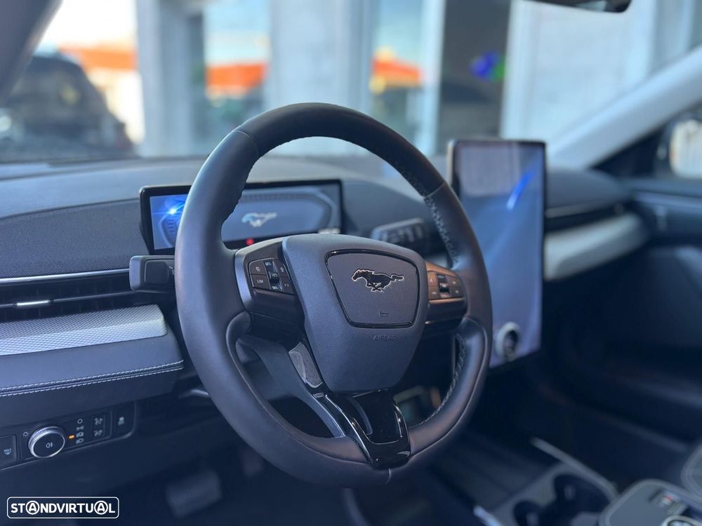 Ford Mustang Mach-E - 20